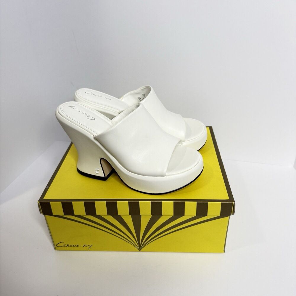 Urban Outfitters - Circus NY Patrice Sandals Women's US 7 White Block Heel NIB